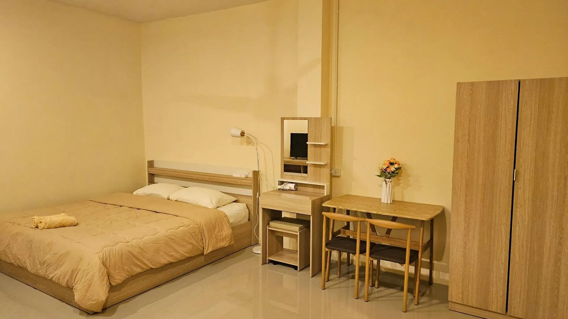 Skypearl Guesthouse & Pub Koh Tao Hostel